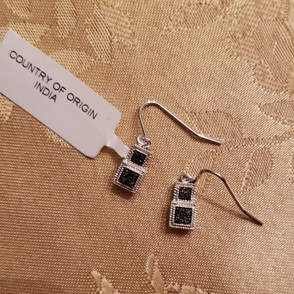 NwT Genuine Blue Diamond earrings - Picture 2 of 2